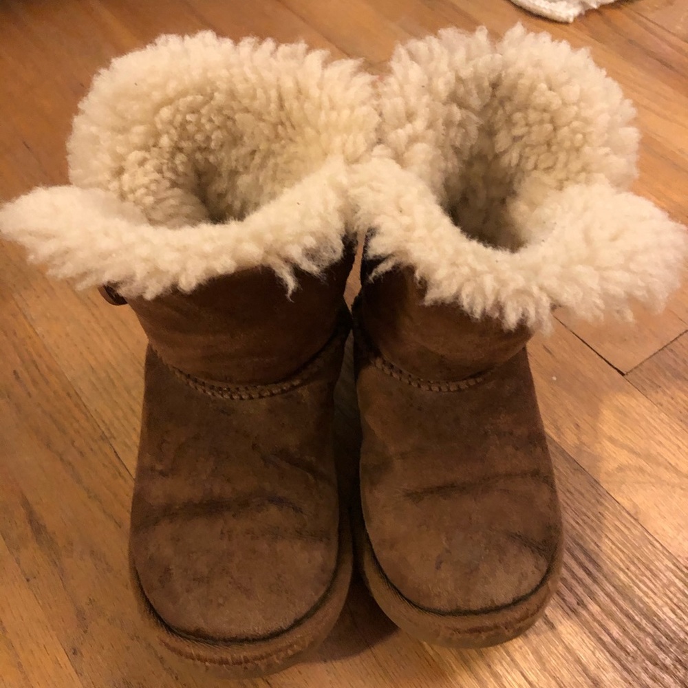 Size 10 chestnut uggs
